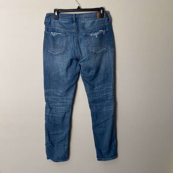 Women size 4 American Eagle Tom Girl distressed jeans - Picture 2 of 5